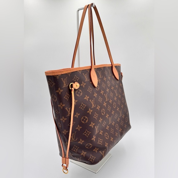 Louis Vuitton Neverfull MM - Picture 4 of 13